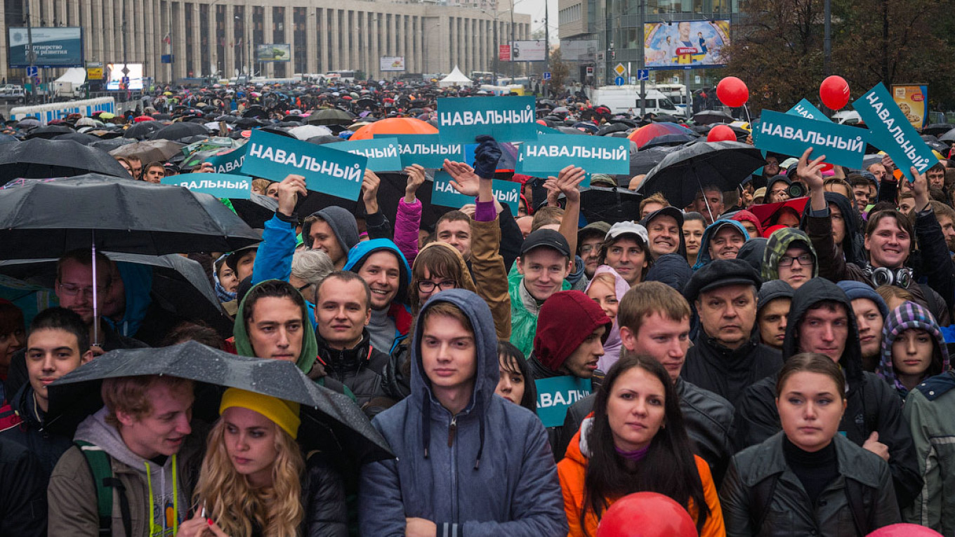 Митинг навальнистов. Фото с митингов Навального. Молодежь на митингах Навального. Навальнята на митинге. Митинг за Навального.